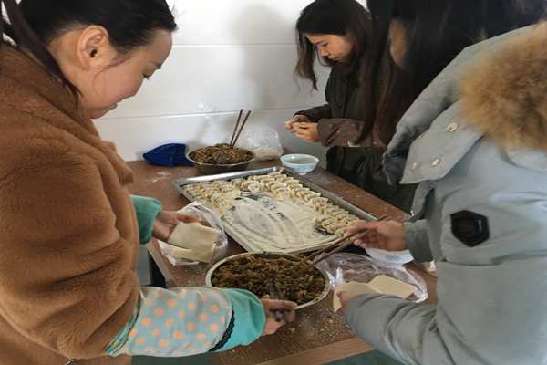 公司舉辦“迎冬至、包餃子”活動